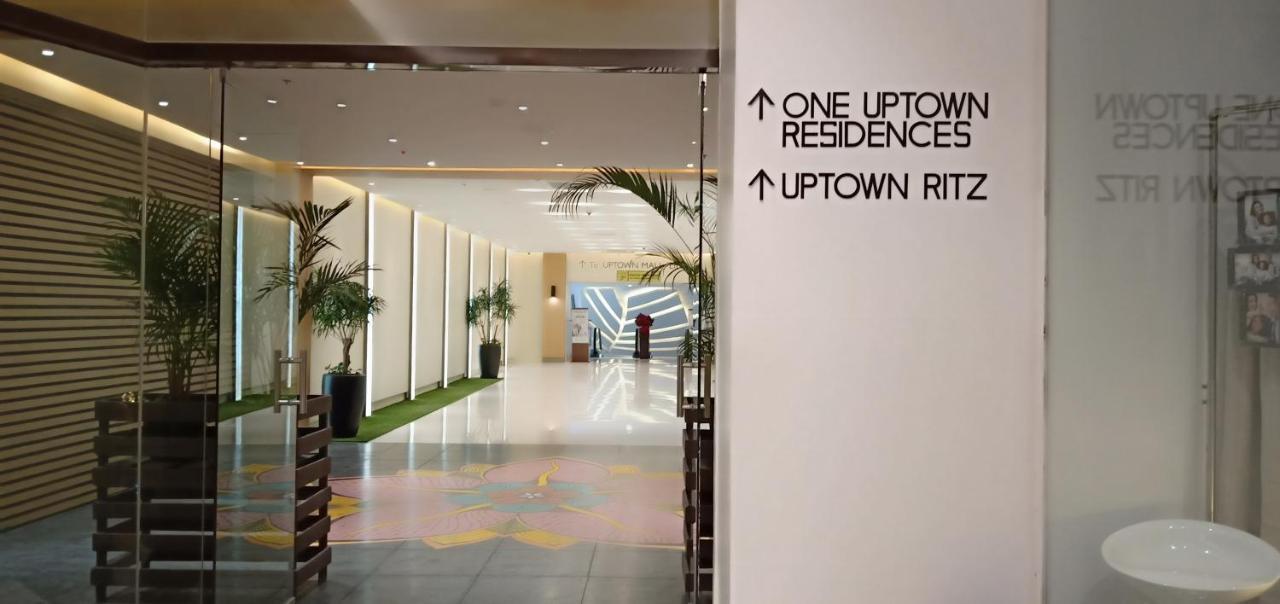 One Uptown Opposite Of Grandhyatt Hotel Manila Taguig City Exterior photo