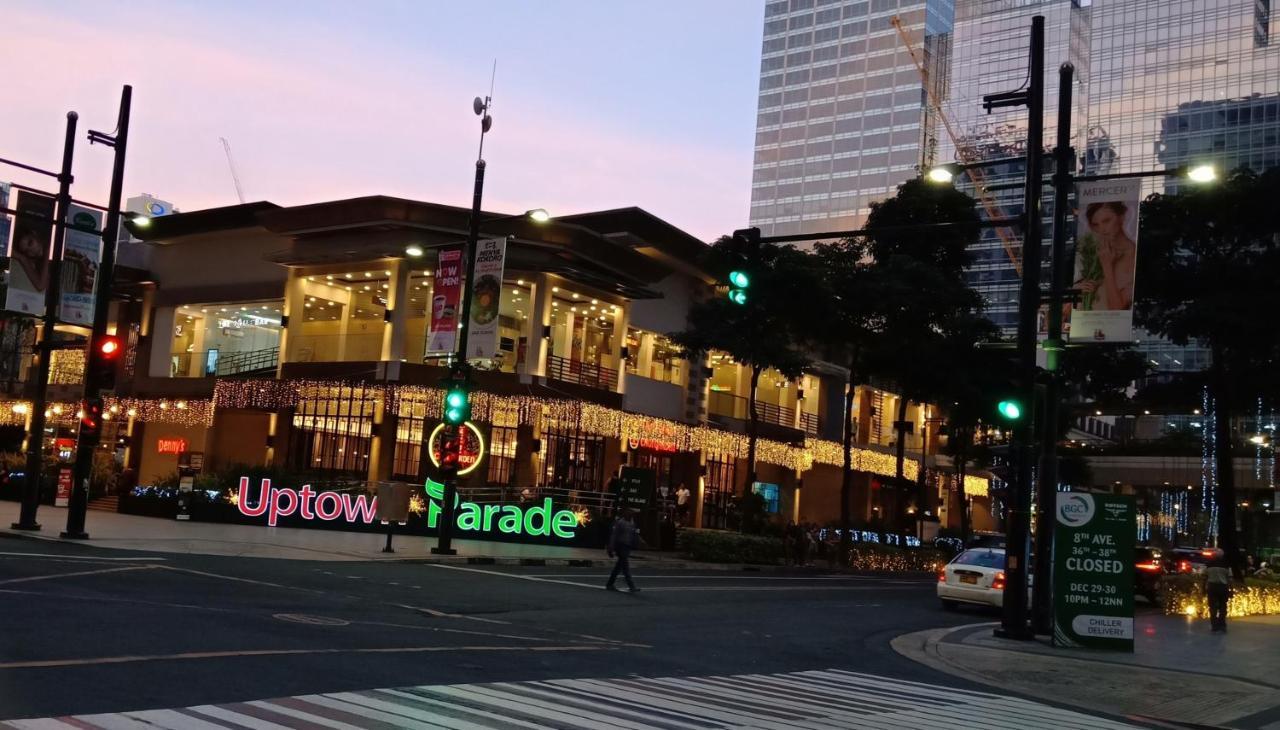 One Uptown Opposite Of Grandhyatt Hotel Manila Taguig City Exterior photo