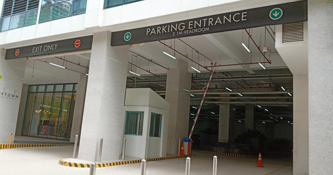 One Uptown Opposite Of Grandhyatt Hotel Manila Taguig City Exterior photo